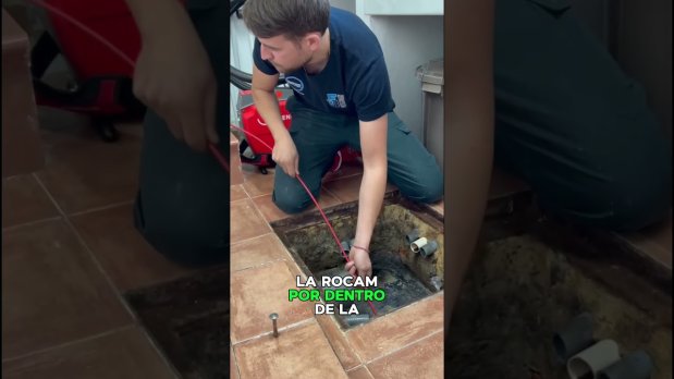 Mantenimiento de arquetas en patios y jardines para evitar atascos en Málaga